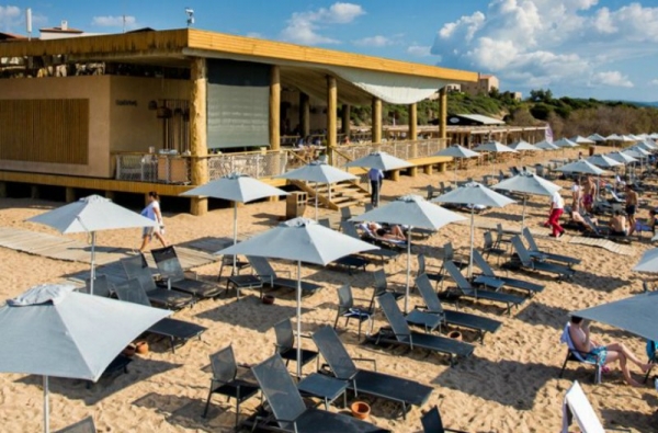 Απίστευτο βίντεο: Η οροφή στο beach bar του Costa Navarino έχει γίνει viral! 6