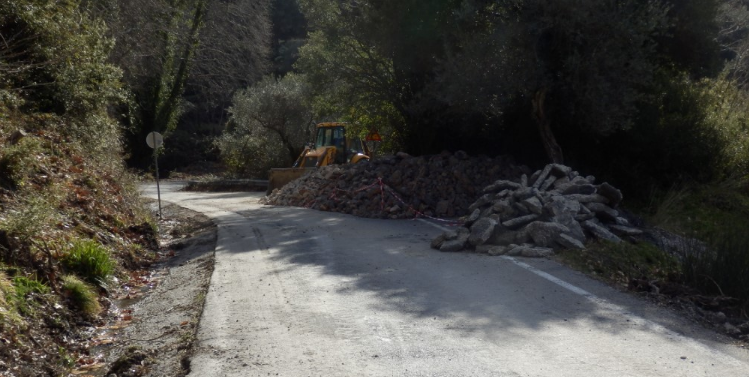 Συνεχίζονται τα έργα αποκατάστασης του οδικού δικτύου στην Αλαγονία 35