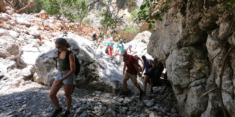 Ποταμοδιάσχιση της Νέδας και κατάβαση στο φαράγγι του Νέδοντα οι φυσιολάτρες του ΕΥΚΛΗ 11