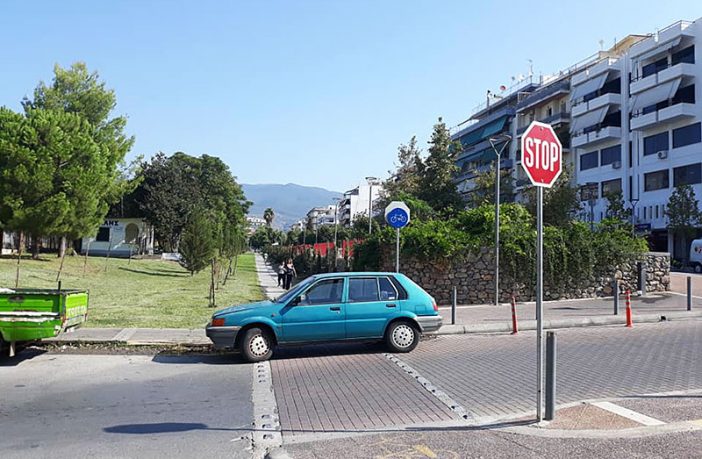 Γιατί στην Καλαμάτα… παρκάρω όπου γουστάρω! 1