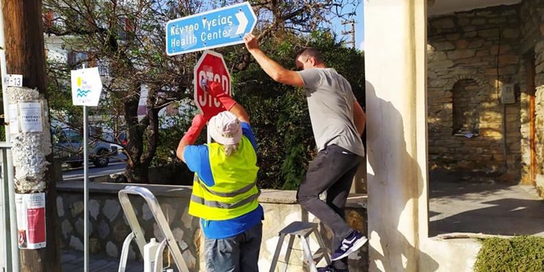 Καθαρισμός οδικών πινακίδων από τον σύλλογο «Καθαρή Μάνη» 28