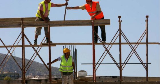 Το Συνδικάτο Οικοδόμων για την καταβολή του δωροαδειόσημου Πάσχα