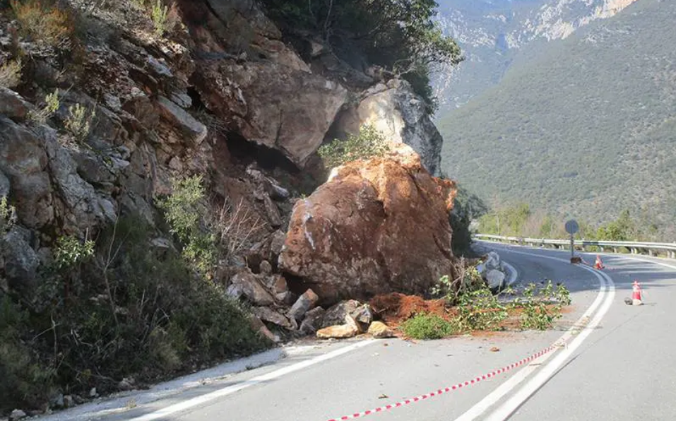 Υπογραφή σύμβασης για πλέγμα στην παλιά εθνική οδό Καλαμάτας – Σπάρτης 1