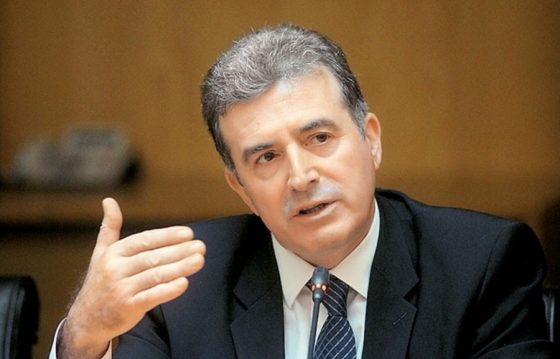 Χρυσοχοΐδης: «Όποιος διασκεδάζει, τρώει και πίνει χωρίς να τηρεί τα μέτρα σκάβει τάφους»