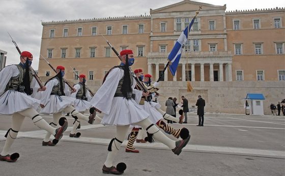 Δείτε live τη παρέλαση για τα 200 χρόνια από το 1821