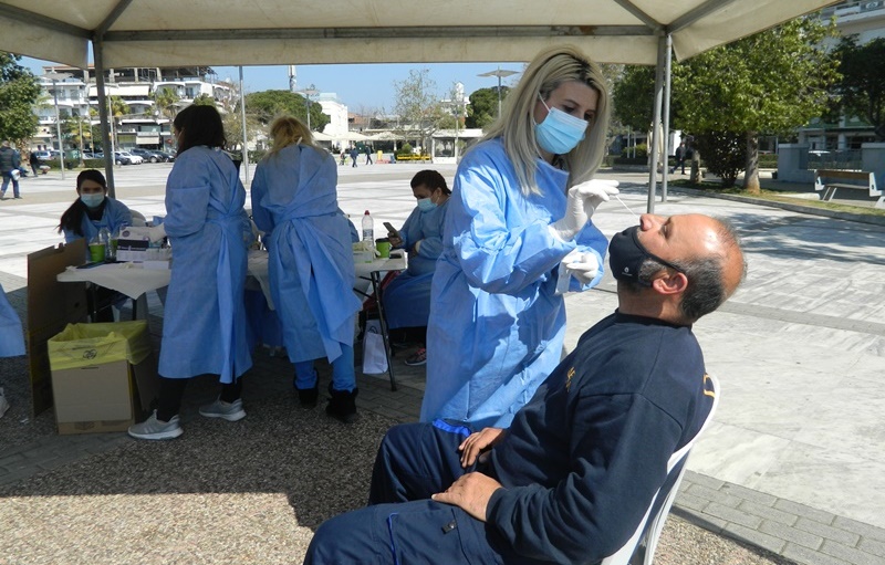 Αρνητικά όλα τα rapid tests που διενεργήθηκαν στην πλατεία της Μεσσήνης 5