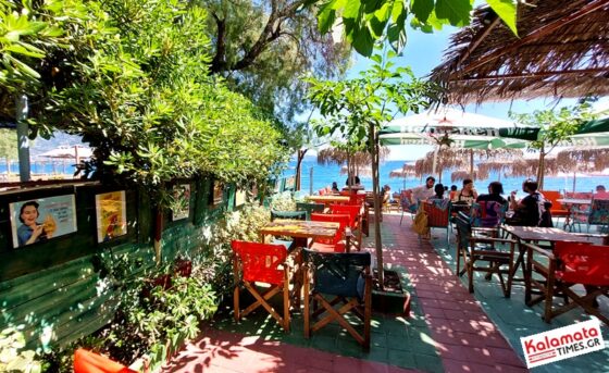 Casablanca Beach bar: Beer and bites δίπλα στο κύμα! 13