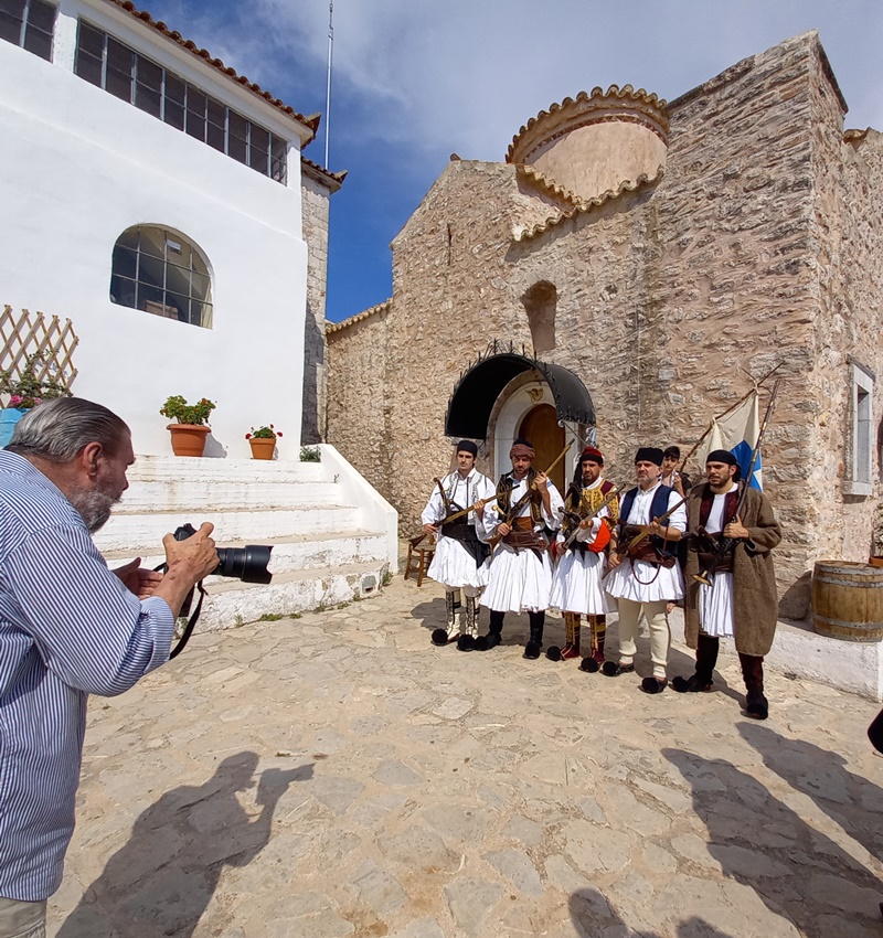 Οι Ελληνομνήμονες έδωσαν ζωή στους ήρωες της Ελληνικής Επανάστασης με τον φακό του Λάκη Γιακουμή 7