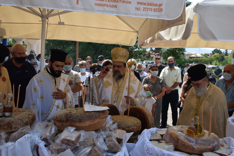 Η εορτή του Αγίου Πνεύματος στο Ναό της Αγίας Τριάδος Καλαμάτας 1