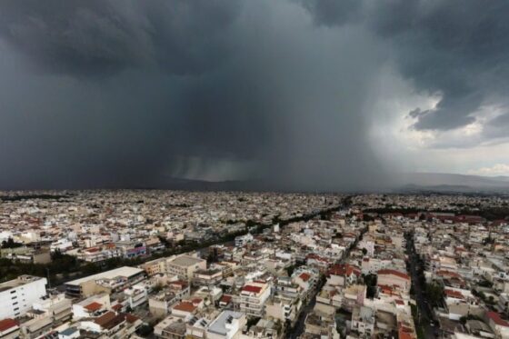 Η ψυχρή λίμνη με τις φονικές καταιγίδες στην Ευρώπη έρχεται στη χώρα μας