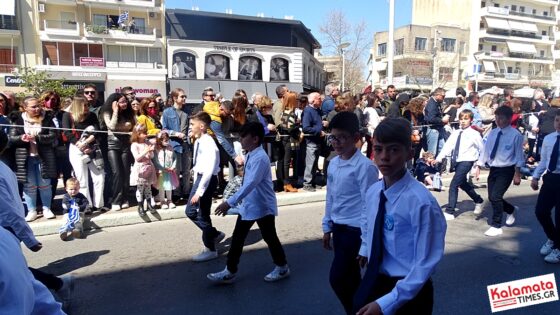 Με ανοιξιάτικο καιρό και πλήθος κόσμου η παρέλαση της 25ης Μαρτίου στην Καλαμάτα 95