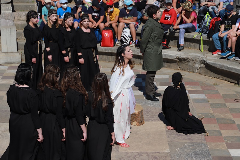 Με την παράσταση «Τρωάδες» συνεχίστηκε το 9ο Διεθνές Νεανικό Φεστιβάλ Αρχαίου Δράματος 3