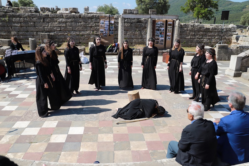 Με την παράσταση «Τρωάδες» συνεχίστηκε το 9ο Διεθνές Νεανικό Φεστιβάλ Αρχαίου Δράματος 2