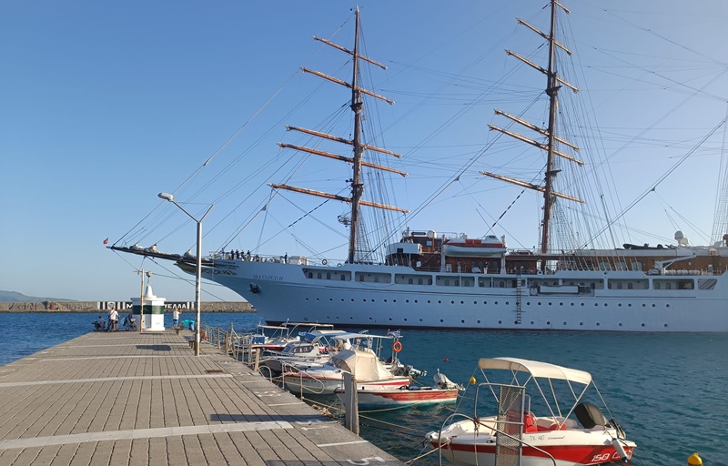 Το σκάφος με τα εντυπωσιακά κατάρτια «Sea Cloud II» στο λιμάνι της Καλαμάτας 1