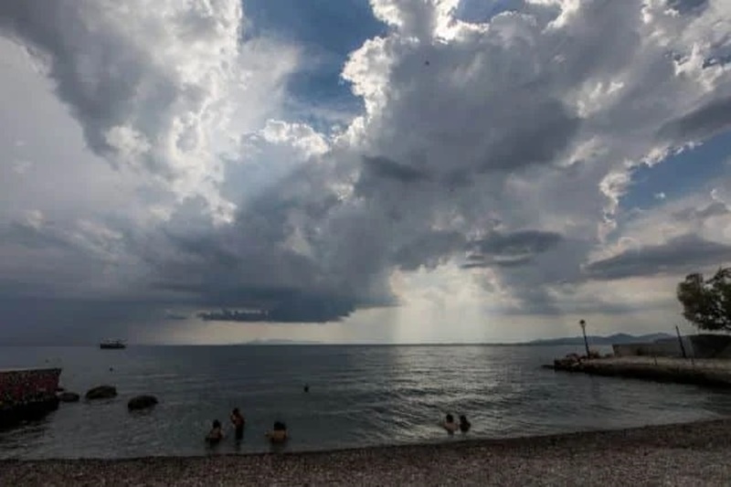 Άστατος ο καιρός πέφτει και η θερμοκρασία σήμερα, Τρίτη (20.09.2022) σε όλη τη χώρα. 1