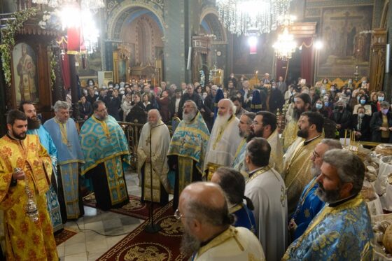 Πλήθος πιστών και κληρικών στον Εσπερινό του Αγίου Νικολάου "Φλαρίου" στην Καλαμάτα 6