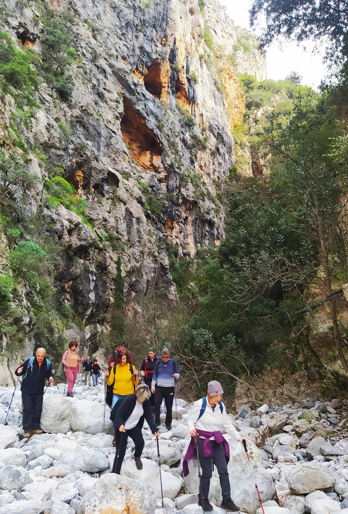 Στα μανιάτικα καλντερίμια από το Εξωχώρι έως την Καρδαμύλη περπάτησε ο Ευκλής Καλαμάτας 9