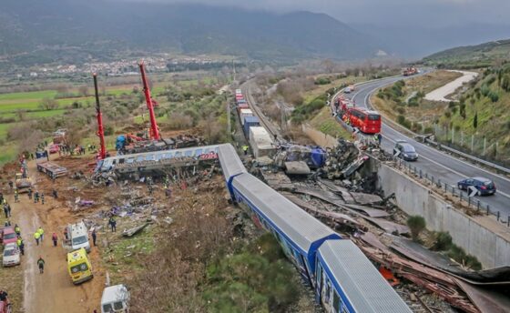 Σύγκρουση τρένων στη Λάρισα: 38 νεκροί και 66 οι τραυματίες