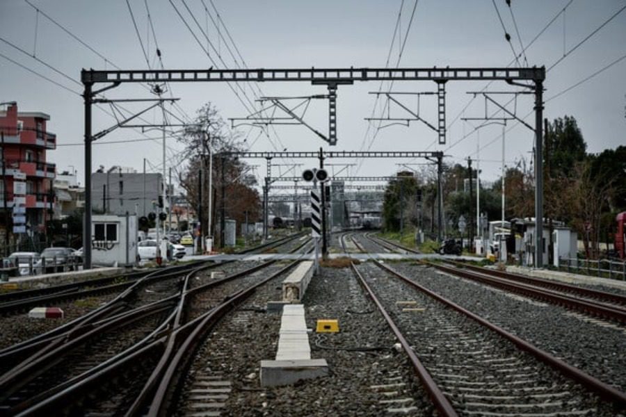 Ξεκινούν από αύριο τα τρένα και ο προαστιακός 1