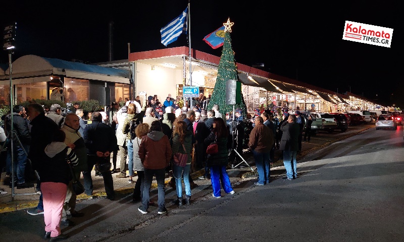 Φωταγωγήθηκε το Χριστουγεννιάτικο δέντρο στην Κεντρική Αγορά Καλαμάτας 29