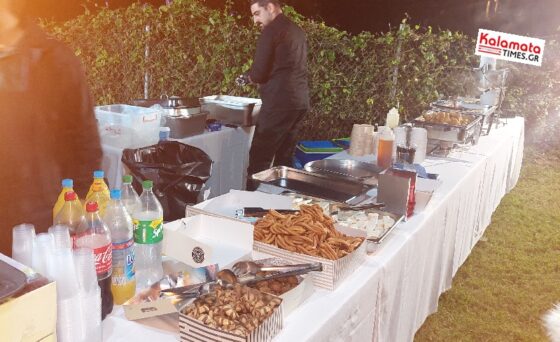 Φωταγωγήθηκε η Χριστουγεννιάτικη μπάλα στα Γιαννιτσάνικα 3