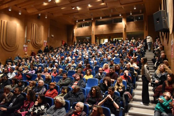 Το αδιαχώρητο στη Συναυλία – Αφιέρωμα στο πολιτικό τραγούδι από την ΤΕ Μεσσηνίας του ΚΚΕ