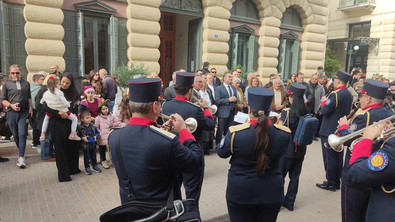 Με «αθόρυβα» πυροτεχνήματα υποδέχτηκε η Καλαμάτα το 2024 1