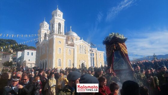 Χιλιάδες πιστοί στον εορτασμό της Υπαπαντής (φωτογραφίες)