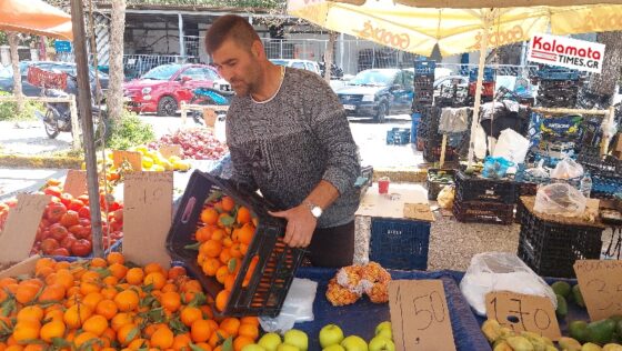 Τριήμερο 25ης Μαρτίου και δεν πέφτει καρφίτσα στην Κεντρική Αγορά Καλαμάτας 51