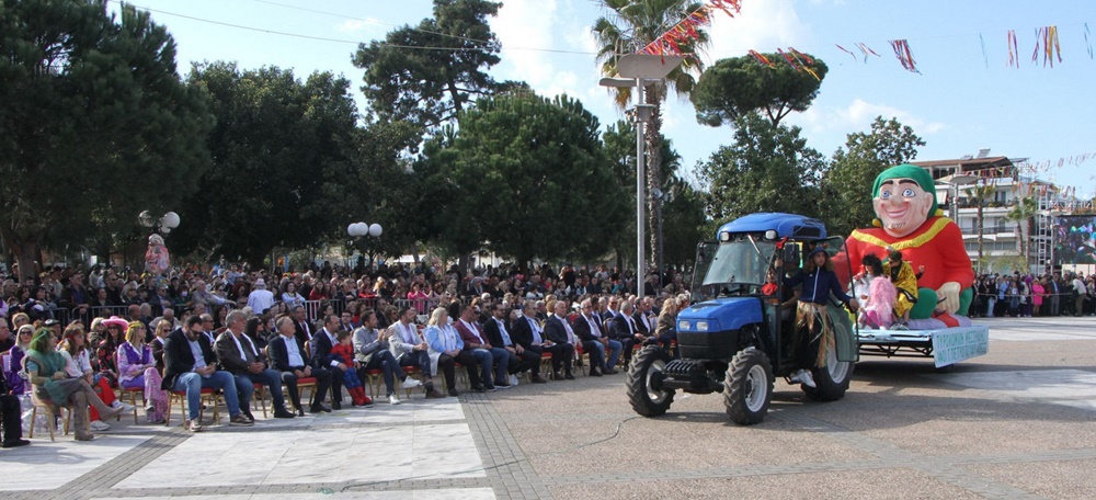 Κοσμοσυρροή στο 164ο καρναβάλι της Μεσσήνης 15