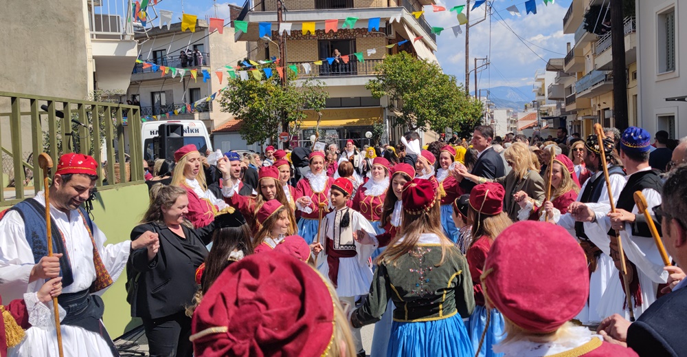 Πλήθος κόσμου στα δρώμενα των αποκριάτικων εκδηλώσεων την τελευταία Κυριακή της Αποκριάς και την Καθαρά Δευτέρα στη Μεσσήνη 10