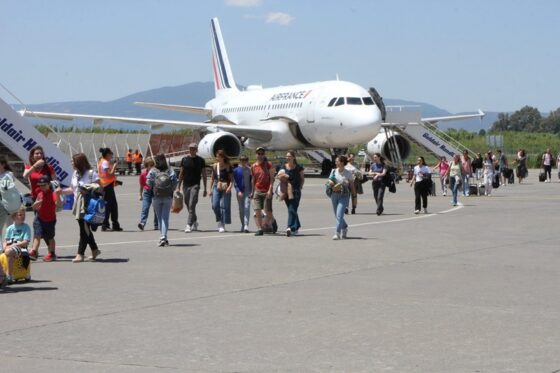 Η Καλαμάτα υποδέχτηκε την πρώτη πτήση από Παρίσι