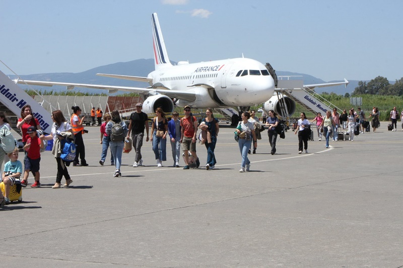 Η Καλαμάτα υποδέχτηκε την πρώτη πτήση από Παρίσι 5