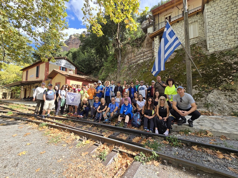 Οι φυσιολάτρες του ''Ευκλή'' περπάτησαν πάνω στις ράγες του Οδοντωτού στο φαράγγι του Βουραϊκού 1