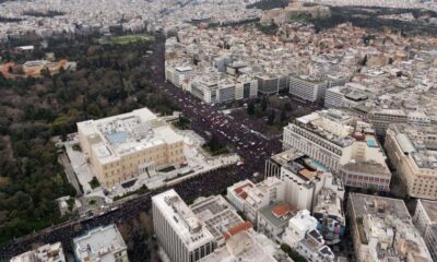 Από 200.000 έως 400.000 άνθρωποι πήγαν στην συγκέντρωση του Συντάγματος για τα Τέμπη 2