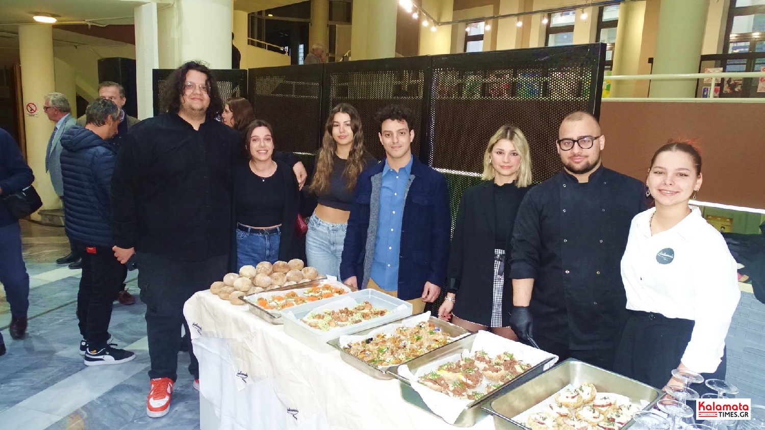Εγκαίνια της Έκθεσης 'Vololibero' στην Καλαμάτα: Ένα Καλλιτεχνικό Μήνυμα για την Ισότητα και τον Σεβασμό 84